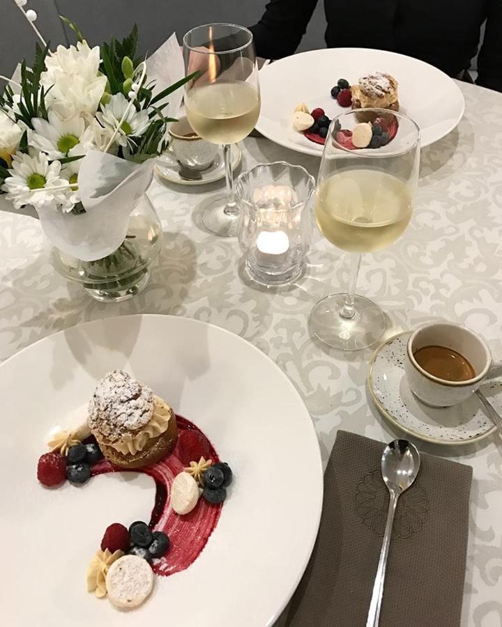 Bialy Dom Henlex Hotel Restauracja Poznan Dış mekan fotoğraf