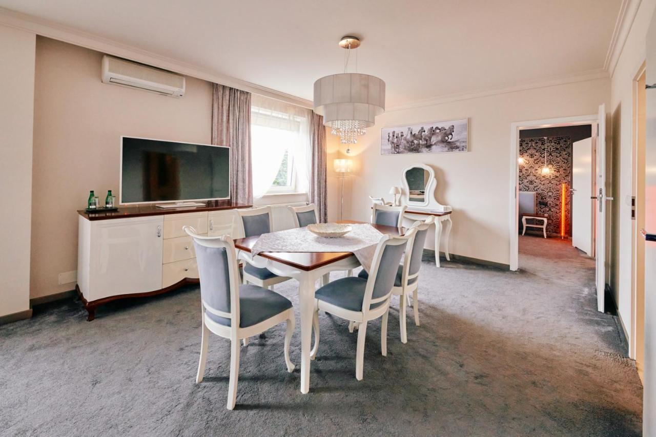 Bialy Dom Henlex Hotel Restauracja Poznan Dış mekan fotoğraf
