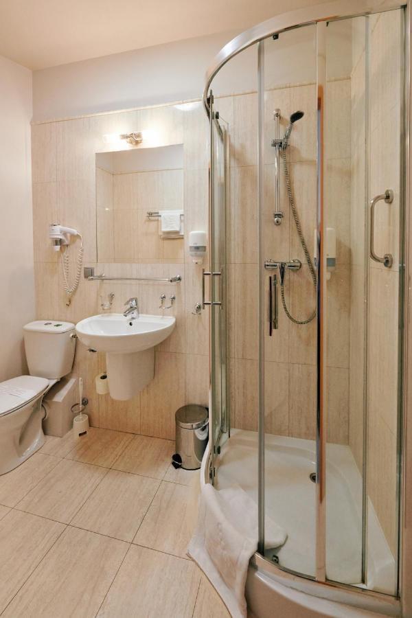 Bialy Dom Henlex Hotel Restauracja Poznan Dış mekan fotoğraf