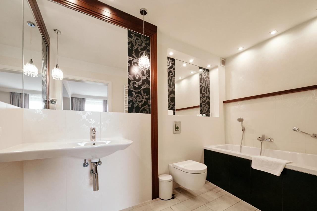 Bialy Dom Henlex Hotel Restauracja Poznan Dış mekan fotoğraf