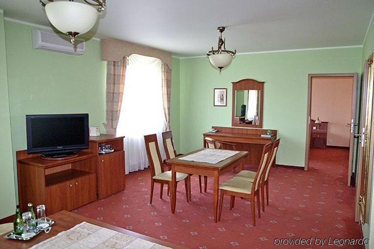 Bialy Dom Henlex Hotel Restauracja Poznan Oda fotoğraf