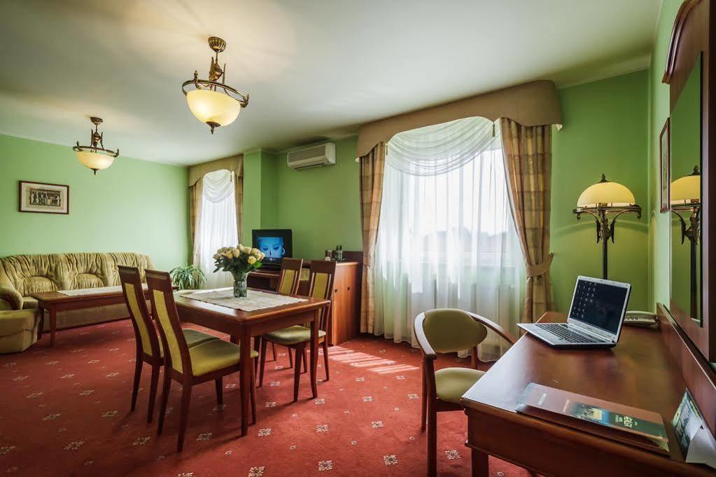 Bialy Dom Henlex Hotel Restauracja Poznan Dış mekan fotoğraf